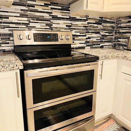 Deluxe Double Room Ii- Hazel Stays Mississauga Dış mekan fotoğraf