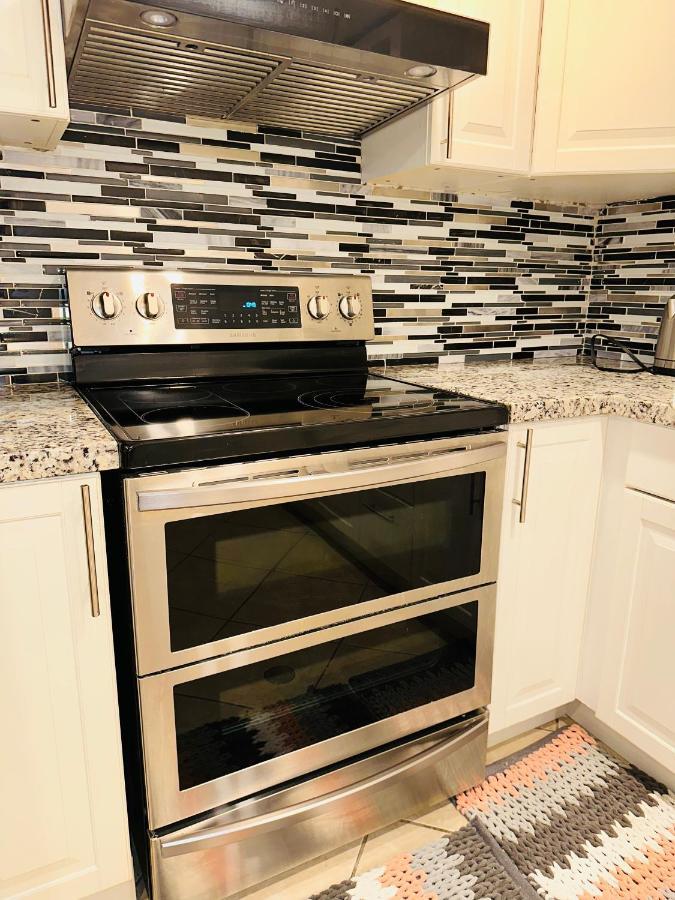 Deluxe Double Room Ii- Hazel Stays Mississauga Dış mekan fotoğraf