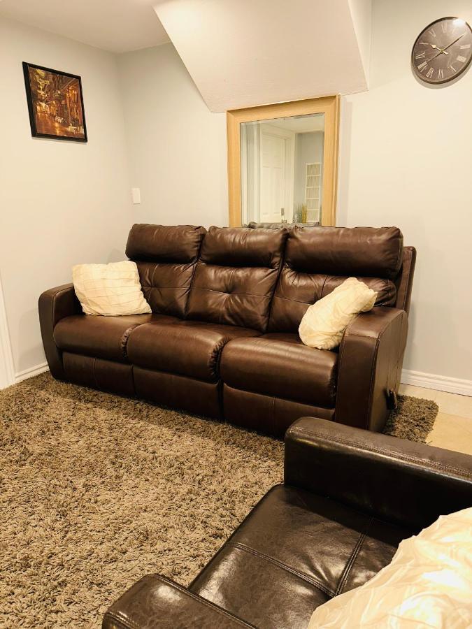 Deluxe Double Room Ii- Hazel Stays Mississauga Dış mekan fotoğraf