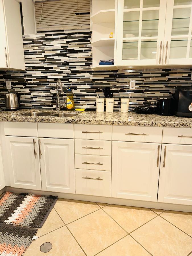 Deluxe Double Room Ii- Hazel Stays Mississauga Dış mekan fotoğraf