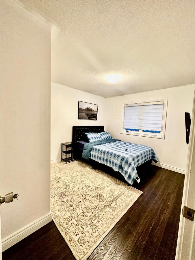 Deluxe Double Room Ii- Hazel Stays Mississauga Dış mekan fotoğraf